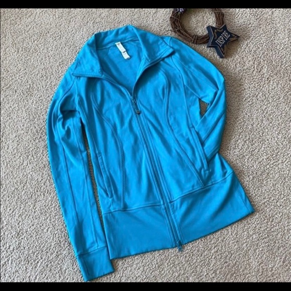 lululemon athletica Jackets & Blazers - Lululemon define jacket size 6. EUC